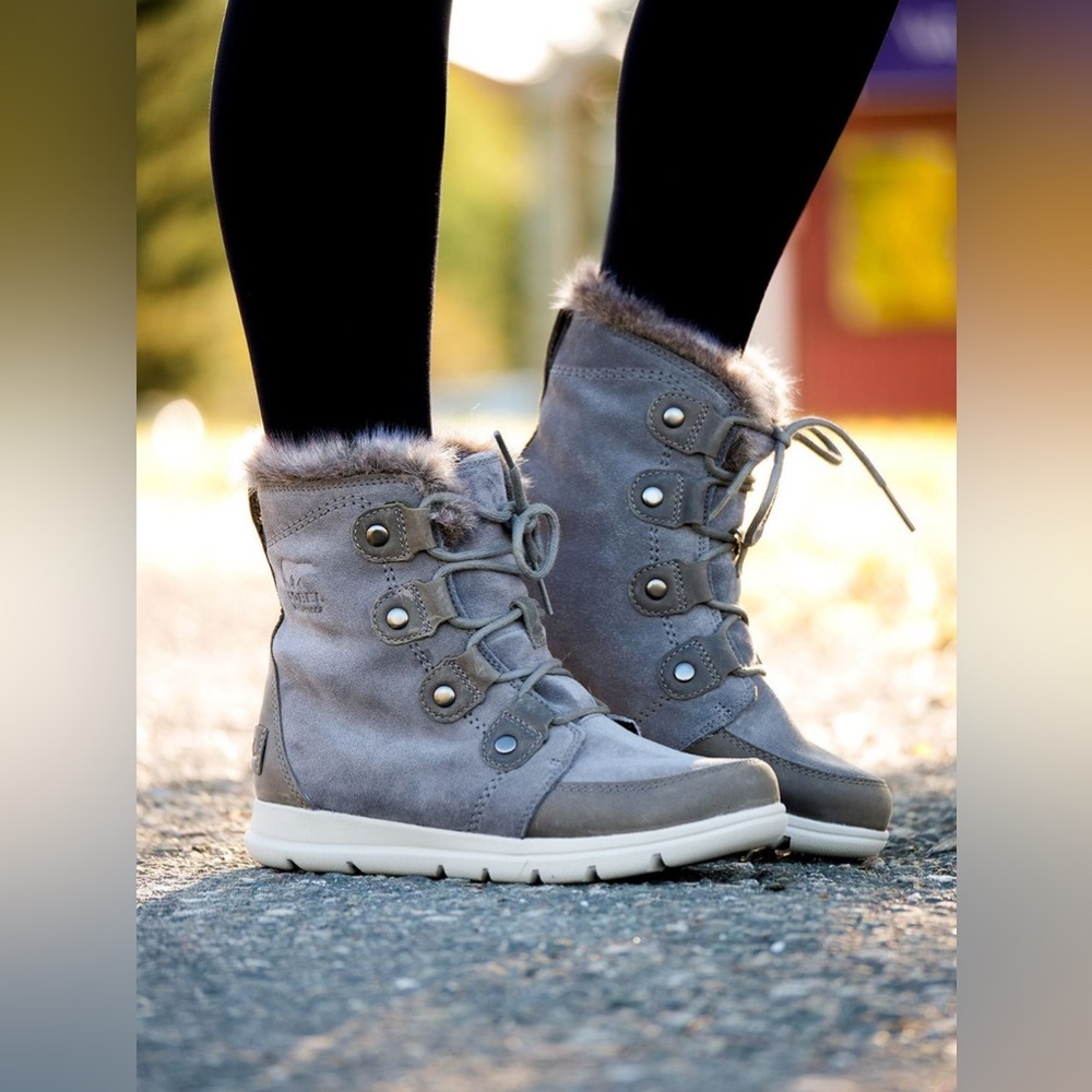 SOREL Explorer Joan Faux Fur Lined  Grey Boot - Size 9.5